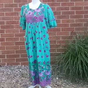 LOUNGEE Caftan Lounge Dress Sz Small Floral Sz Sm